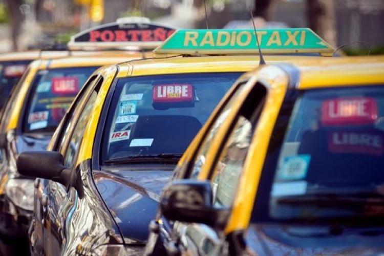 Conflicto entre Uber y Taxistas