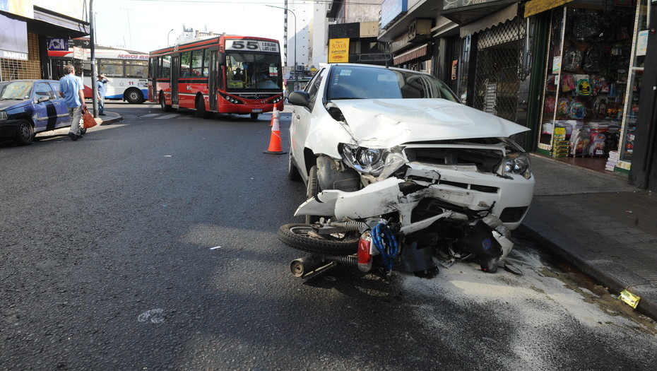 Accidente fatal en Rivadavia y Centenera: Un motociclista perdió la vida el sábado